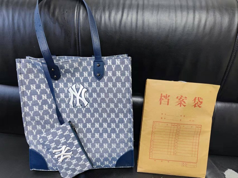 C:\Users\Acer\Desktop\12月宣傳工作\內(nèi)部投稿\集團\汽車九隊司機撿到重要文件袋及時為乘客解煩惱\5e5651f8db6544c1c094dd1fda69b9e.jpg C:\Users\Acer\Desktop\12月宣傳工作\內(nèi)部投稿\集團\汽車九隊司機撿到重要文件袋及時為乘客解煩惱\5e5651f8db6544c1c094dd1fda69b9e.jpg